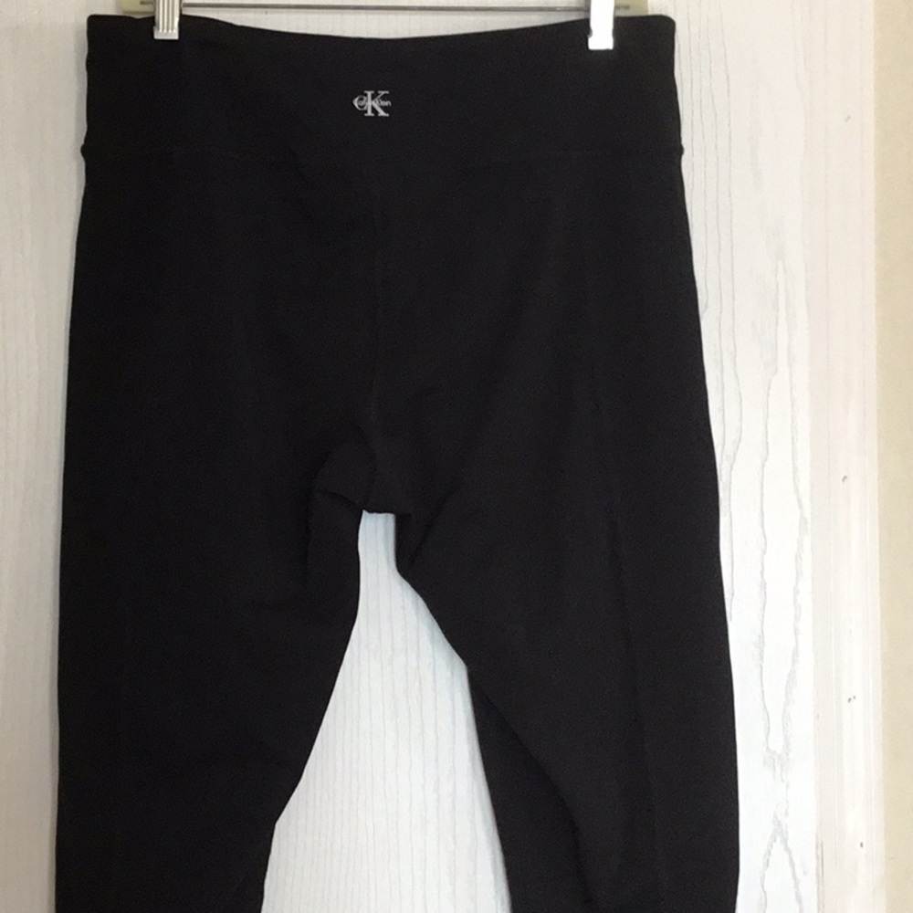 Calvin Klein leggings. size XL. BLACK.  Beautiful